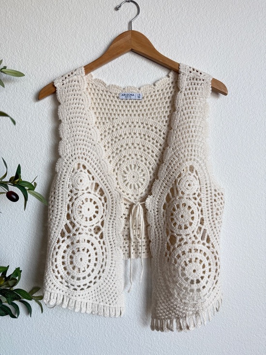 Arizona Jean Company Sweaters - Arizona Jean Co Crochet Vest Cream Boho Open Knit Tie Front Women’s Size L/XL